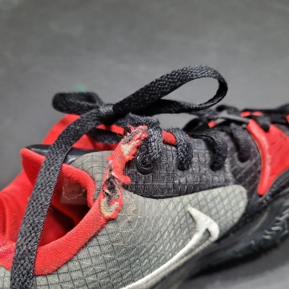 Nike Kyrie Low 4 Bred Black‎ University Red Sneakers Men's Size 8